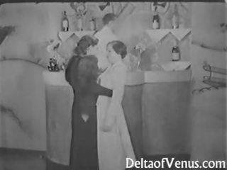 ビンテージ 汚い フィルム から ザ· 1930s 女性は女性男性 三人組 ヌーディスト バー